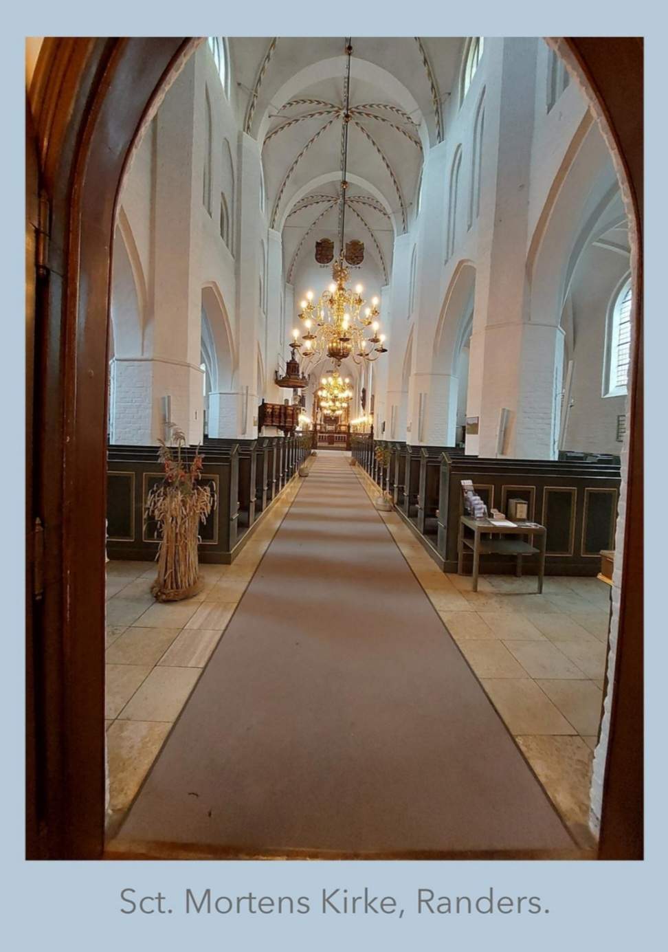Sct Mortens Kirke fra Indgangen.