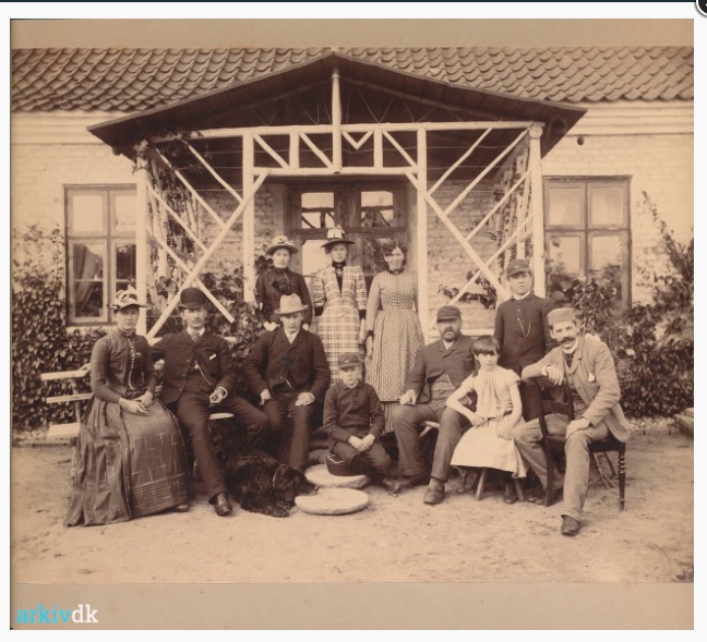 Familiekomsammen (haven Gynderupgård) 1900