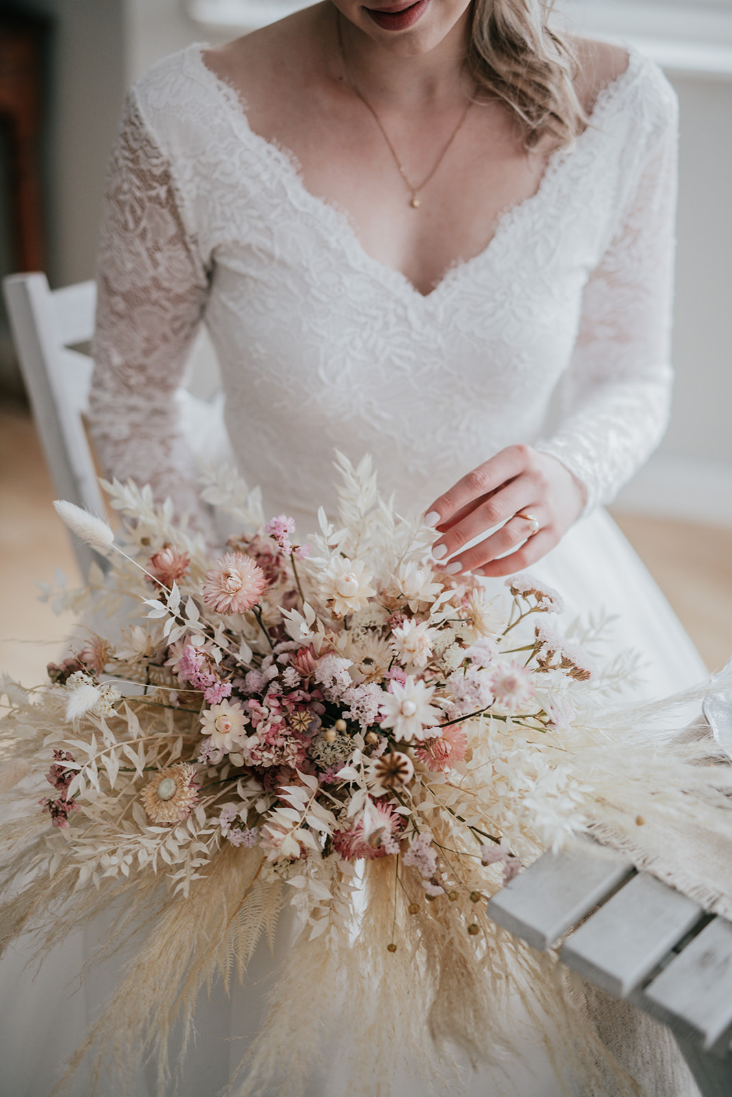 Brudbukett med torkade blommor. Fotograf: Anna Drakou