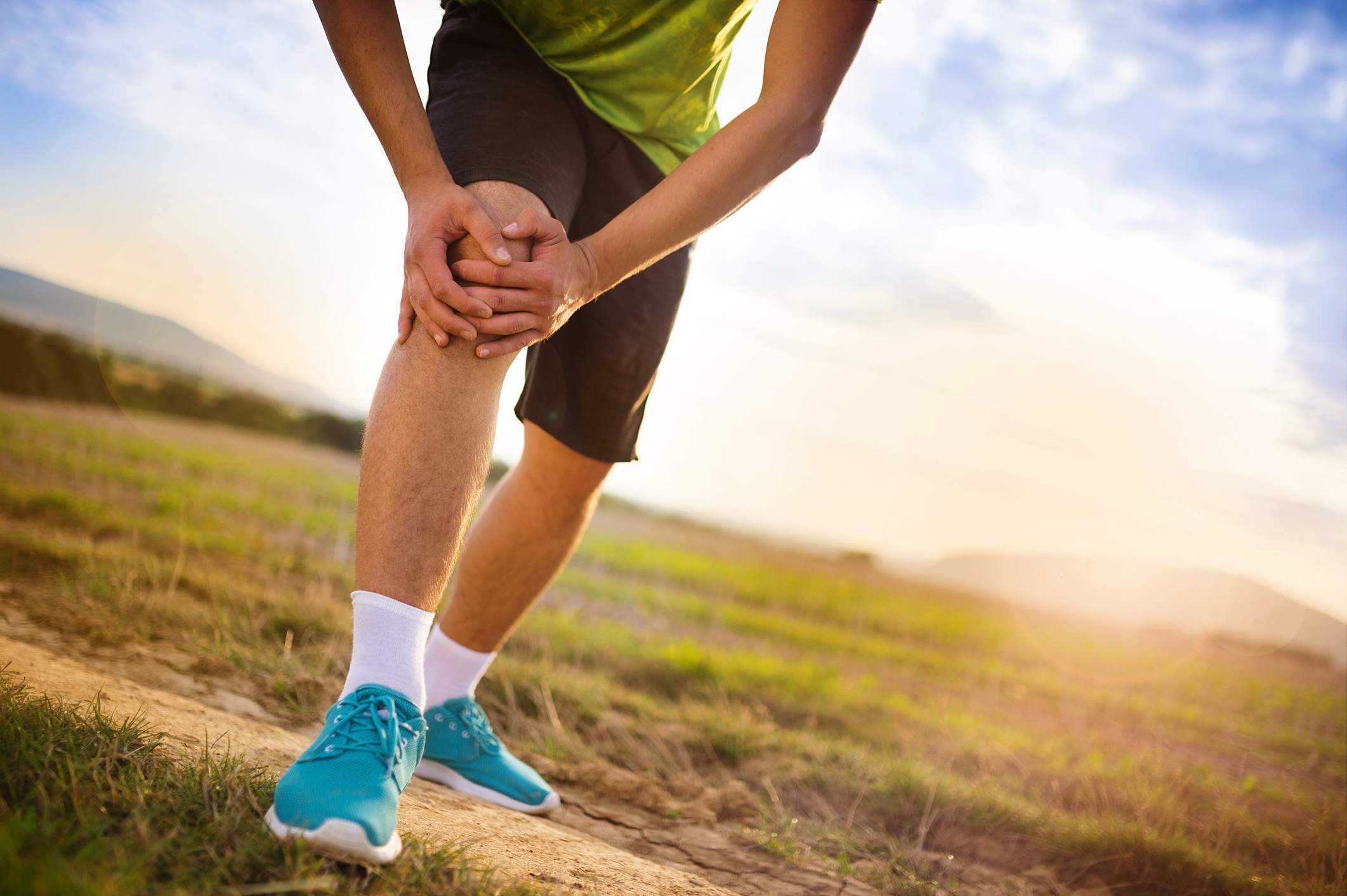 Fys middelfart behandler smerter foran knæet