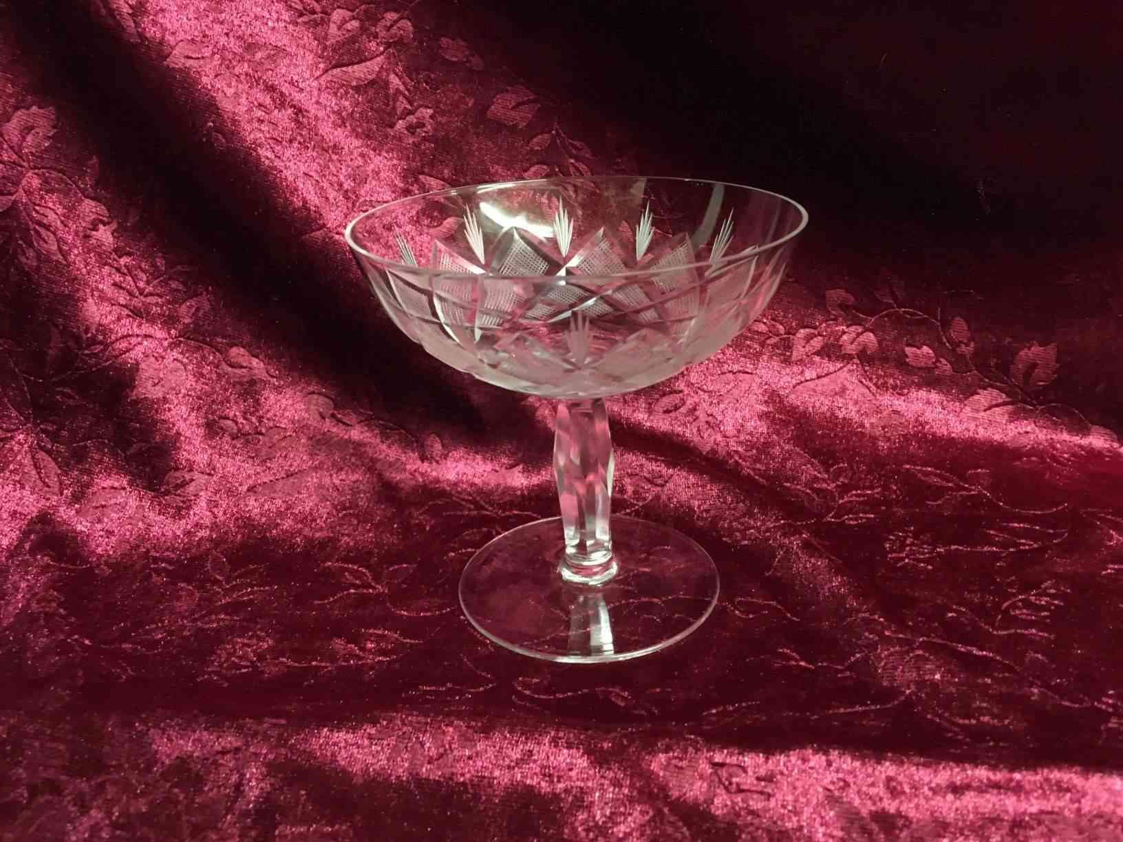 Lyngby Glas - Wien Antik -  Champagneskål. Pris: 275,- Kr. pr. stk.