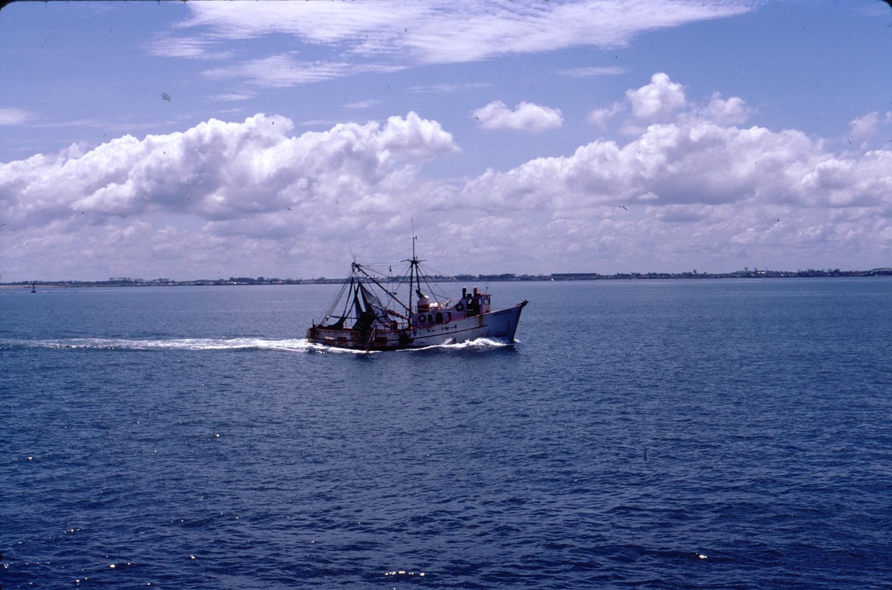 Fiskebåd ved indsejling Vera Cruz