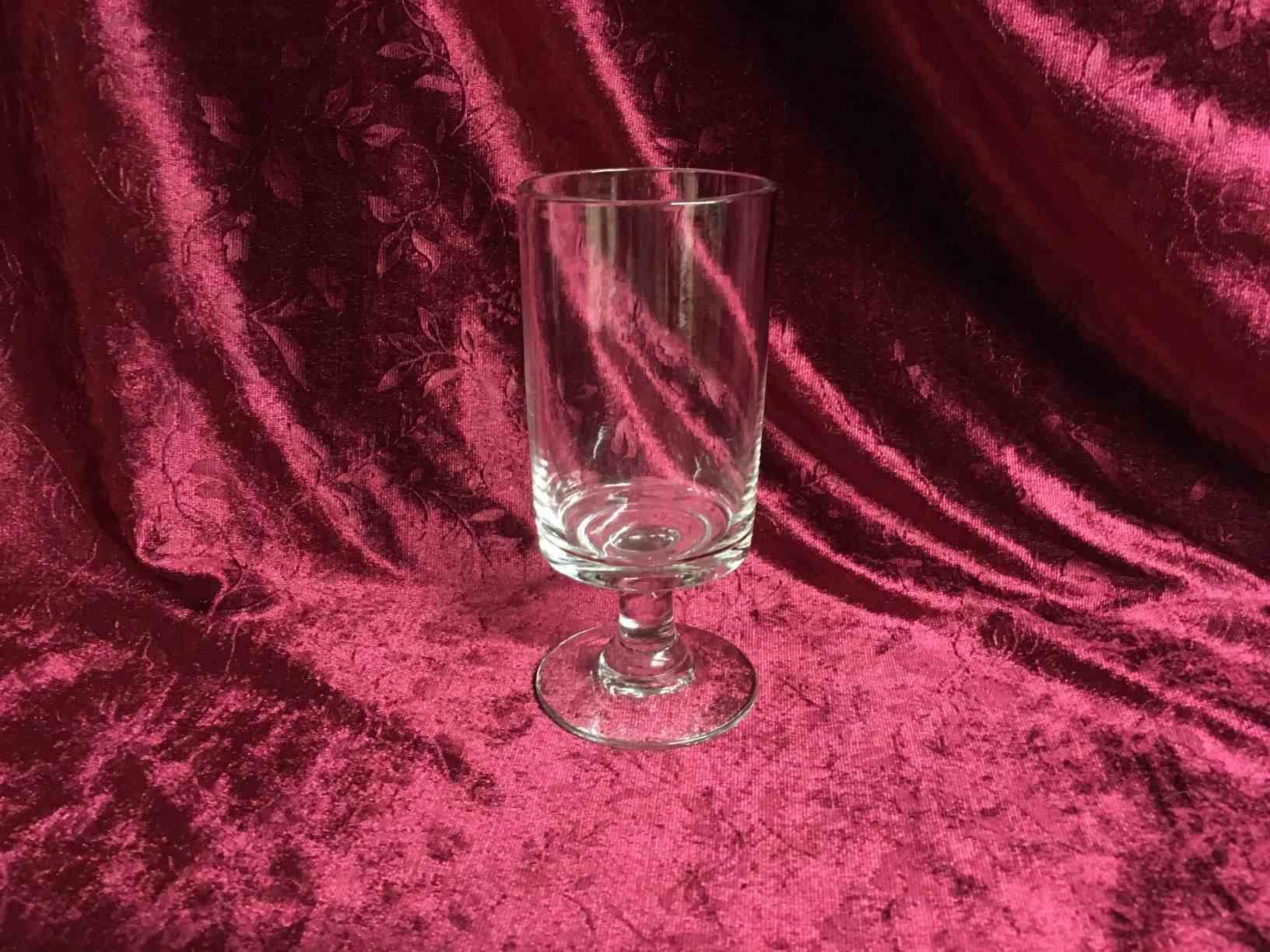 Holmegaard, Aalborg, kastup eller Odense - Beatrice det mest populære Toddy glas 1860-1923 i perfekt stand. Pris: 200,- Kr. pr. stk. (5 stk.)