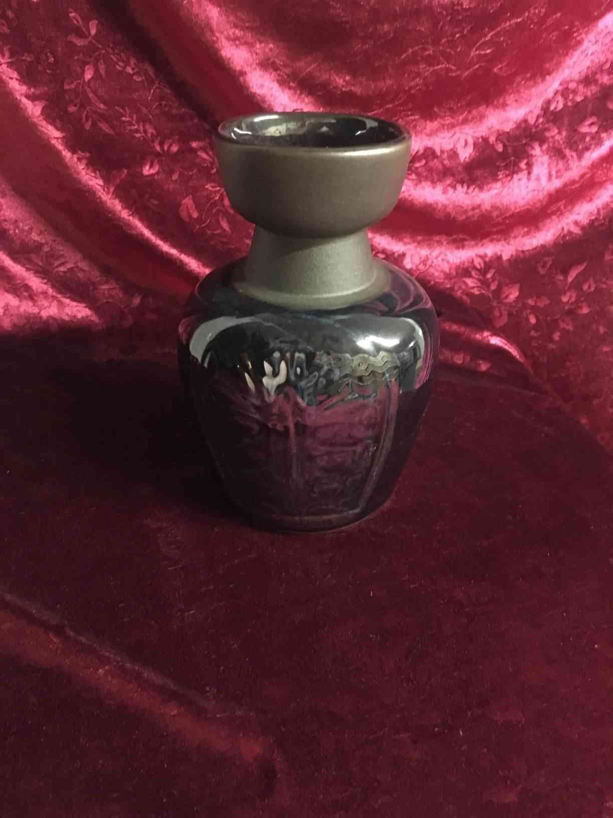 Søholm - vase i brun, blå og sort. I perfekt stand. Pris: 375,- Kr.