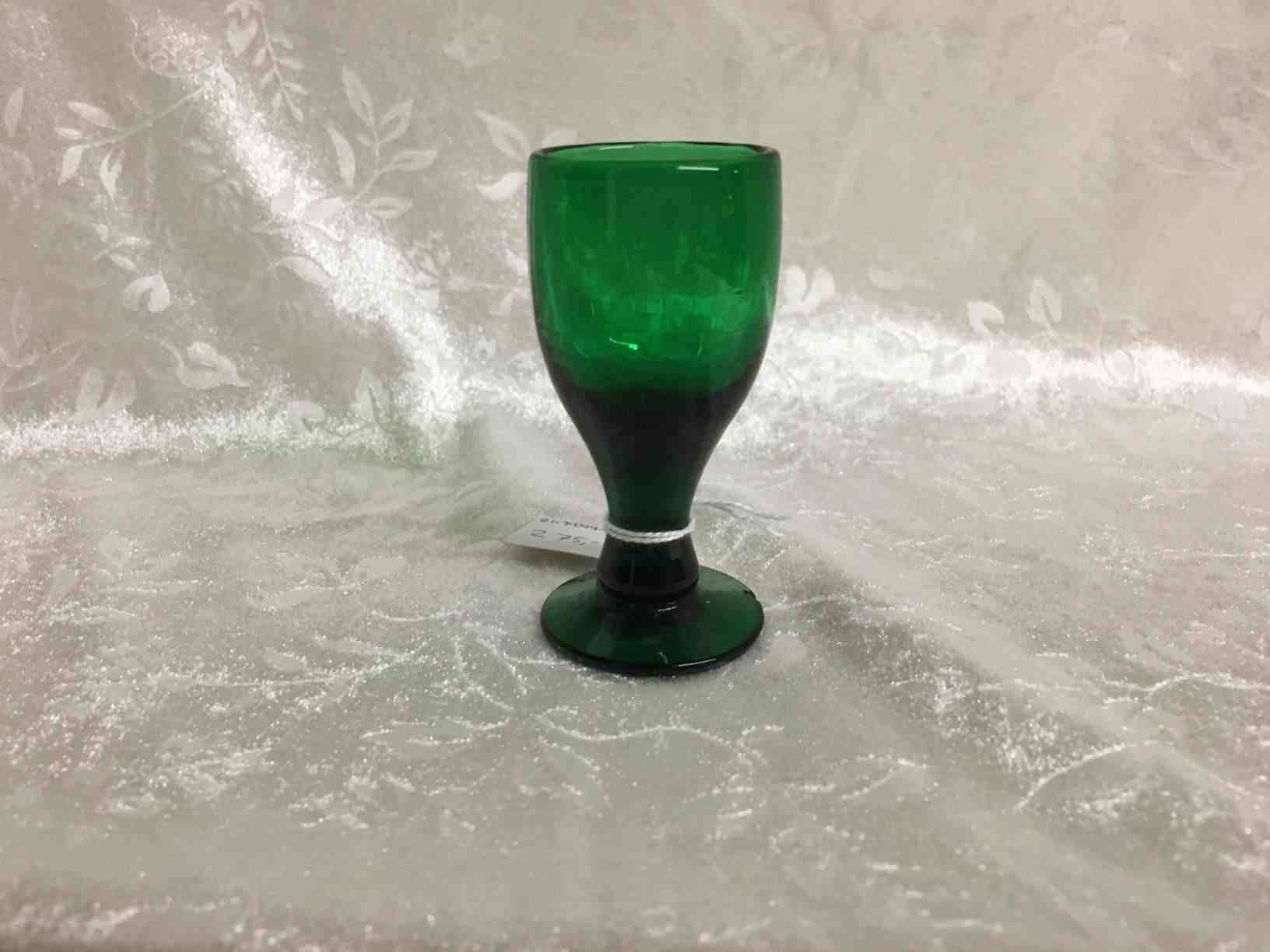 Holmegaard grønt spidsglas (dessertvin) i perfekt stand. Pris: 275,- Kr. pr. stk. (4 stk)