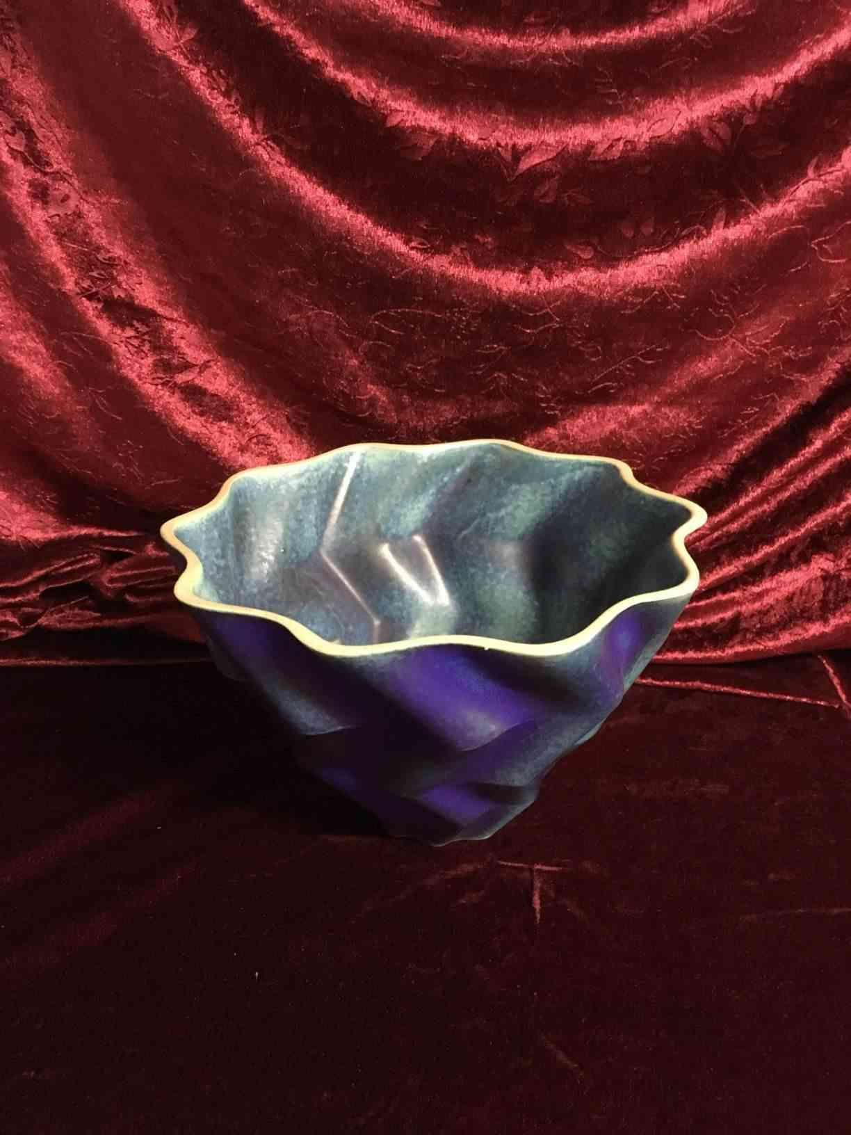 SOLGT Kähler porcelæn skål i blå og turkis nuancer. 1. sortering perfekt stand